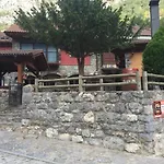 Casa Cuevas בית הארחה Caín