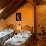 Casa Cuevas בית הארחה Caín