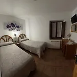 Casa Cuevas בית הארחה Caín