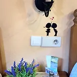 Casa Cuevas בית הארחה Caín