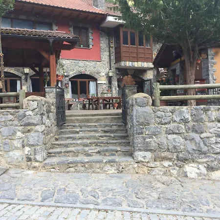 Casa Cuevas * Caín