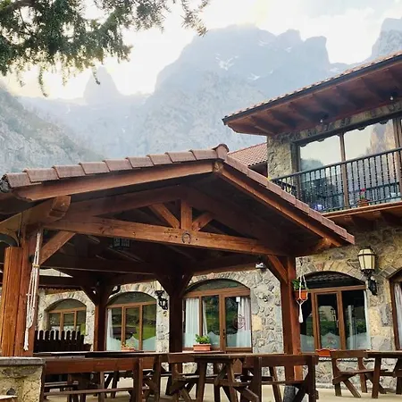 Casa Cuevas 3*