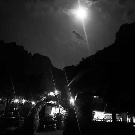 Casa Cuevas 3*